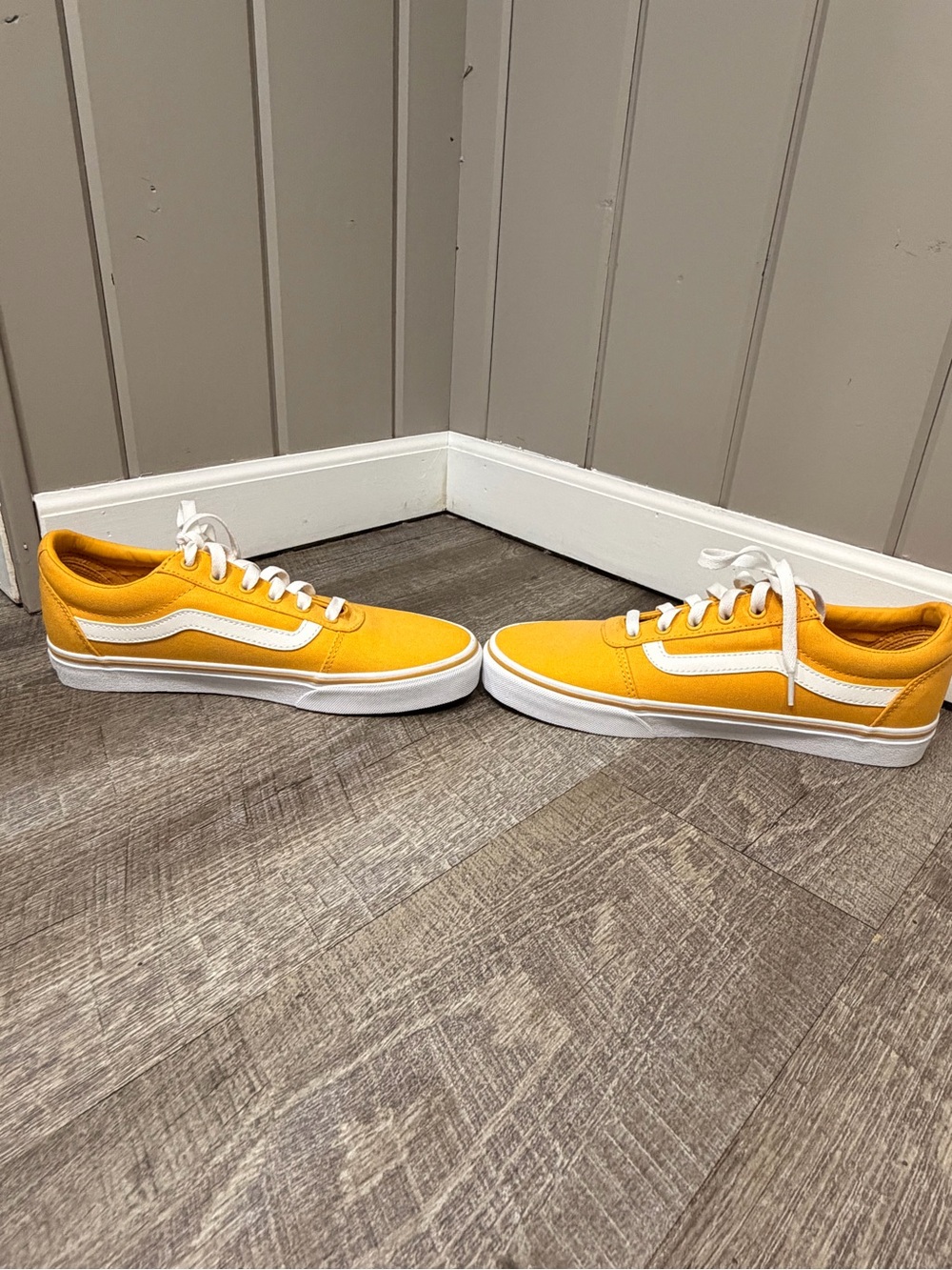 Vans Old Skool Women’s Yellow Canvas Skate Sneakers with White Stripe - Picture 4 of 9